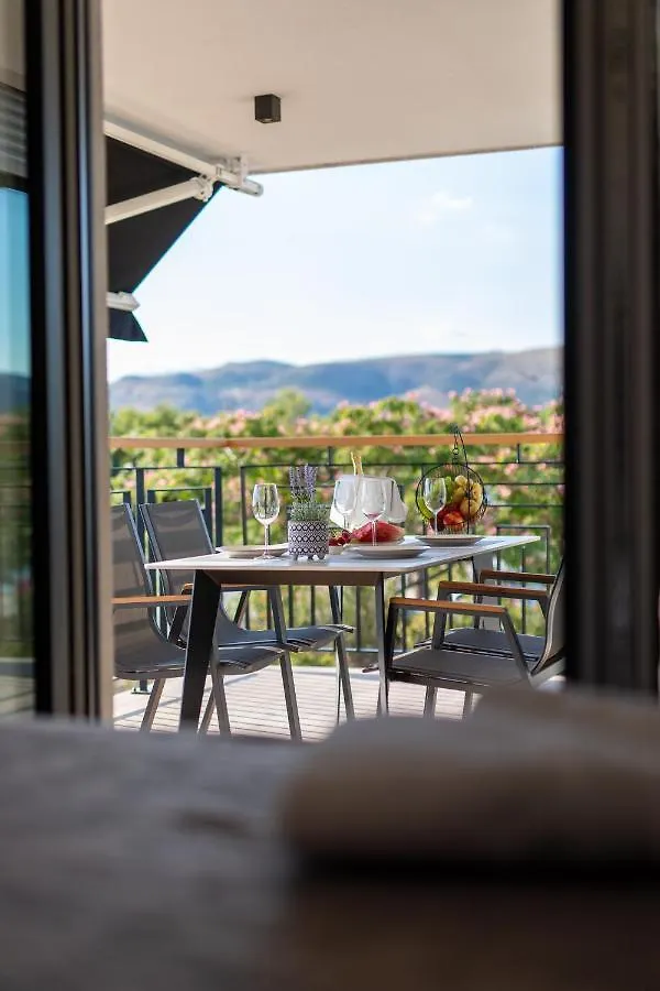 Luxury Apartment Vagabundo 2 Free Parking Trogir Croatia