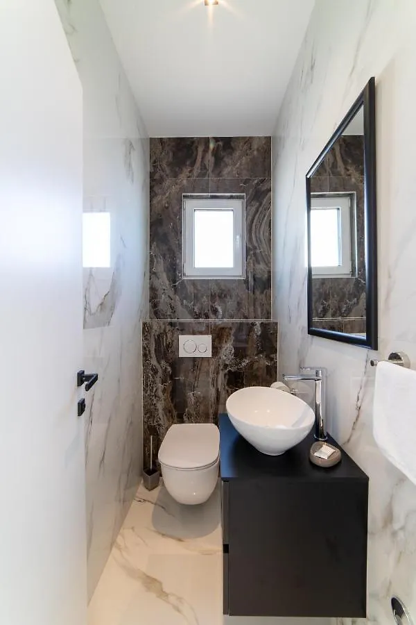 Luxury Apartment Vagabundo 2 Free Parking Trogir 0*,  Croatia